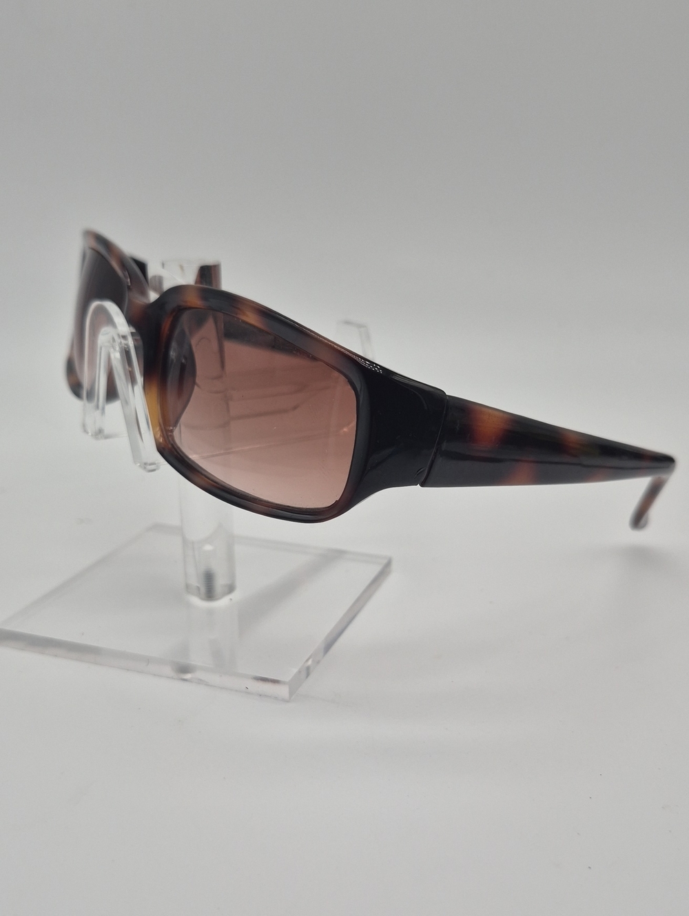 Liz Claiborne Tortoiseshell Sunglasses with Brown Lenses 13103
